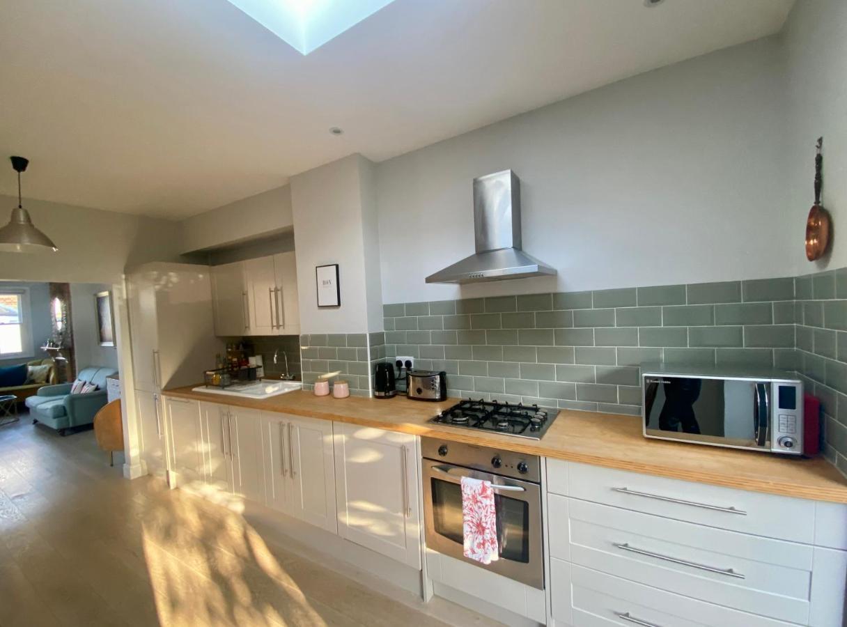 Delightful 2 Bedroom Home in Central Windsor Buitenkant foto